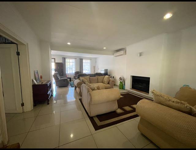 3 BEDROOM TOWNHOUSE FOR SALE IN THREE RIVERS PROPER